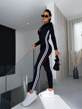 جمبسوت جنيف بفتحة رقبة على شكل حرف V