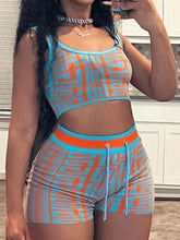 طقم شورت قصير مع رباط للإغلاق