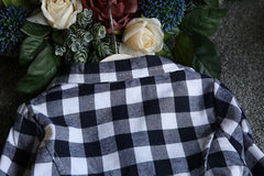 فستان من الدانتيل المنقوش