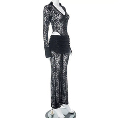 طقم بنطال من الدانتيل بأكمام طويلة وأسفل الجرس