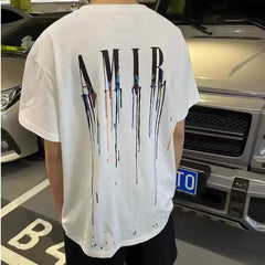 تي شيرت قصير الأكمام مطبوع عليه حروف جرافيتي