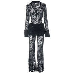 طقم بنطال من الدانتيل بأكمام طويلة وأسفل الجرس