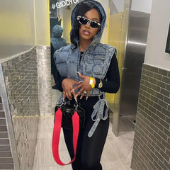 سترة جينز بغطاء للرأس