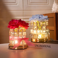 مصباح ليلي برائحة الورد مع موزع إضاءة محيطة على شكل مكعب سحري