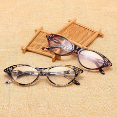 نظارات القراءة للسيدات