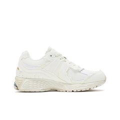 حذاء جري قابل للتنفس 2002R مع شعار