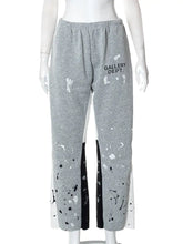 بنطال رياضي بخصر مرتفع ومزين برسومات جرافيتي