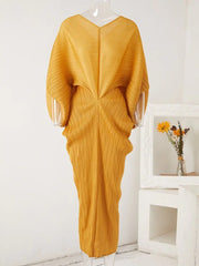 فستان منفرد مطوي