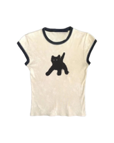 تي شيرت قطة صغيرة باللون الأسود