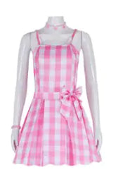 تنورة بنمط مربعات باربي مع ربطة عنق على شكل فيونكة للتنكر