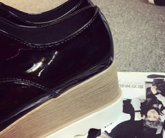 حذاء بدون رباط على الطراز البريطاني