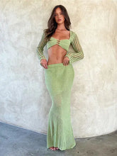 طقم تنورة مكون من قطعتين مع بلوزة قصيرة مجوفة وأكمام طويلة