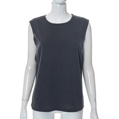 قميص داخلي بطبعة جرافيكية لامعة من قسم المعرض