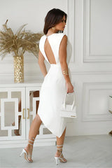 فستان قصير أنيق بظهر مفتوح