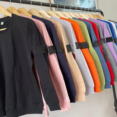 سويت شيرتات بطبعة بوصلة مطرزة لفصل الشتاء