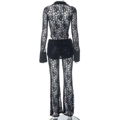 طقم بنطال من الدانتيل بأكمام طويلة وأسفل الجرس