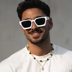 نظارات شمسية مربعة عتيقة