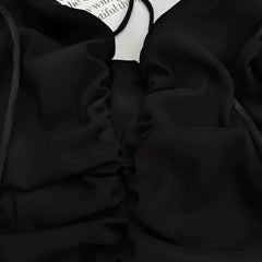 منتصف الليل نوير: مثال للأناقة في اللباس الأسود