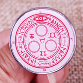 دبابيس مينا على شكل فيلم رعب