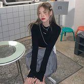 قمصان طويلة الأكمام للنساء بتصميم مثير للمحاصيل