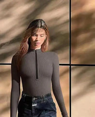 بدلة جسم بسحاب لتعزيز الثقة