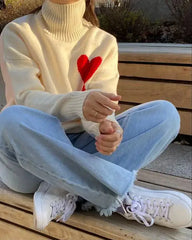 سترة ذات رقبة مدورة مصنوعة من الصوف البكر