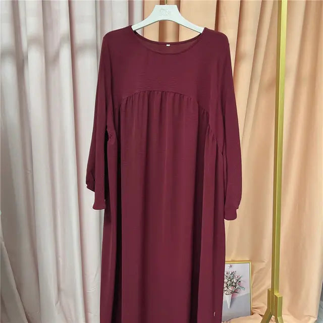 عبايات بلون سادة للنساء