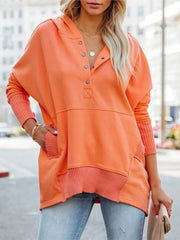 سويت شيرت بغطاء رأس وفتحة رقبة على شكل حرف V (قائمة خاصة U628134)