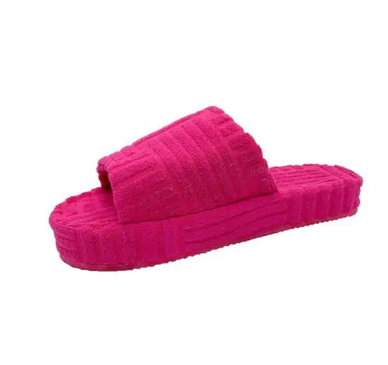 نعال نسائية مريحة من الفرو