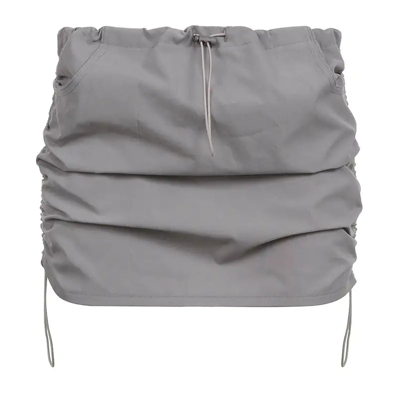 تنورة قصيرة من النايلون برباط خصر منخفض