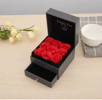 صندوق الكنز المتناغم مع الأزهار