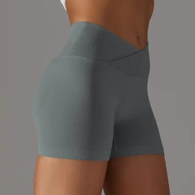شورت نسيم القمة