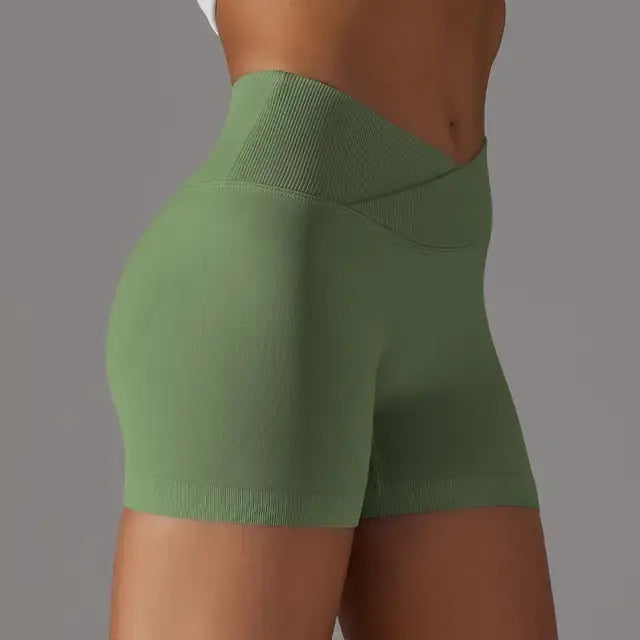 شورت نسيم القمة