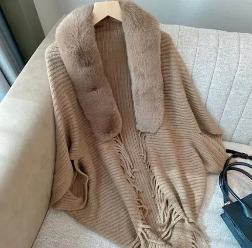 شال محبوك برقبة من الفرو