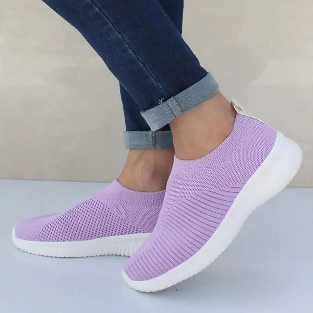 أحذية رياضية نسائية