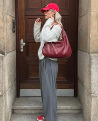 حقيبة جلدية للاستخدام اليومي - أحمر نبيذي