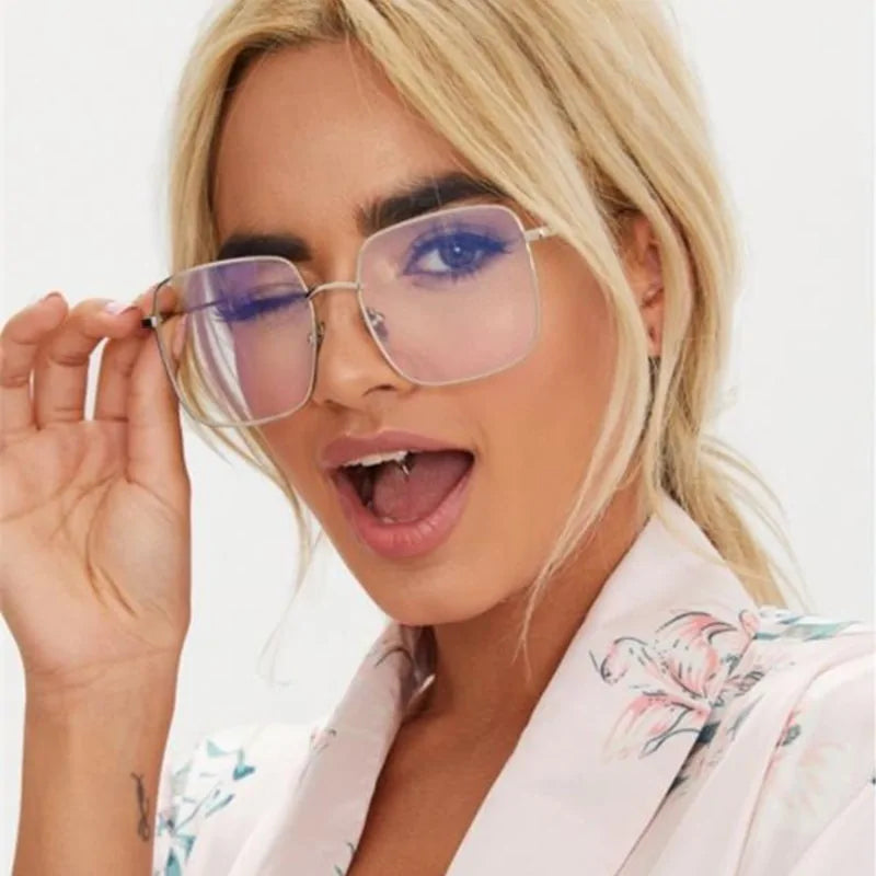 نظارة مربعة شفافة للنساء