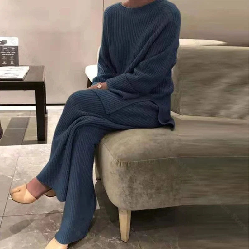 بدلة سويت شيرت محبوكة للنساء 2022