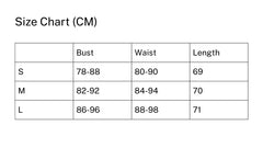 فستان قصير من الساتان بدون حمالات