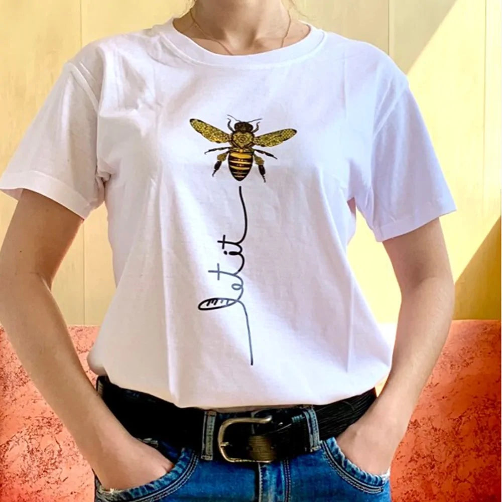 تي شيرت Bee Kind: تي شيرت جرافيكي للنساء من Hillbilly (2020)