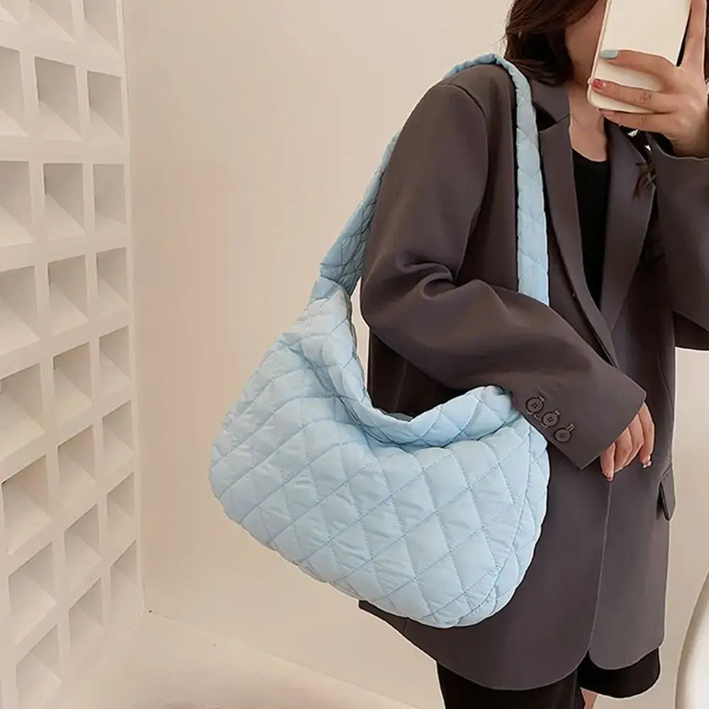 حقيبة نسائية مبطنة كبيرة الحجم