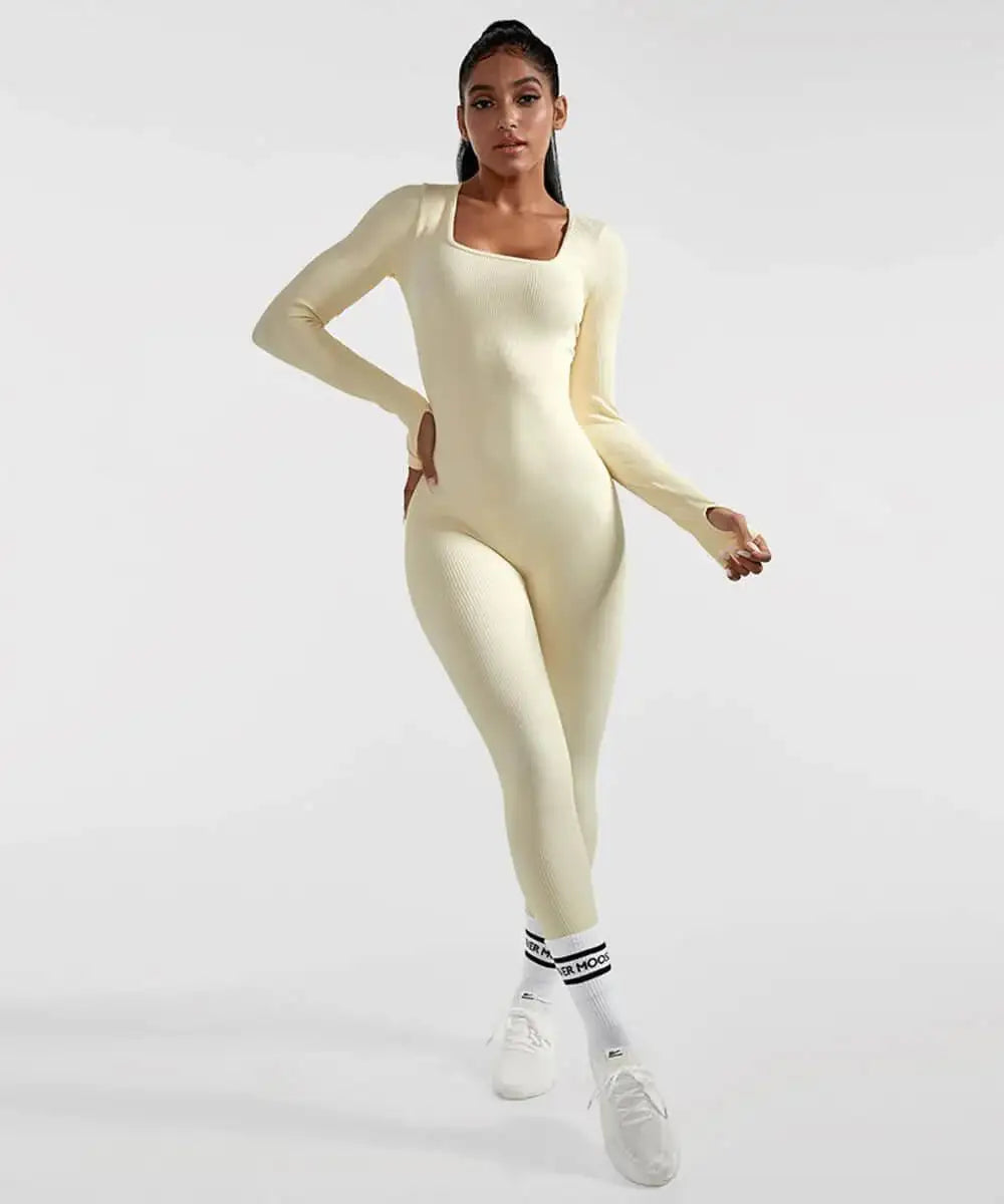 بذلة طويلة الأكمام