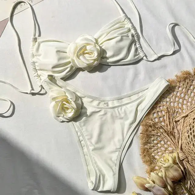 ملابس سباحة بيكيني مثيرة للنساء