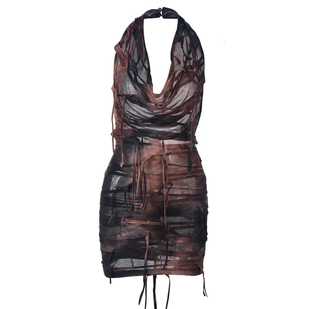 فستان قصير مفتوح الظهر بفتحة رقبة على شكل حرف V