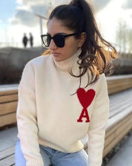 سترة ذات رقبة مدورة مصنوعة من الصوف البكر