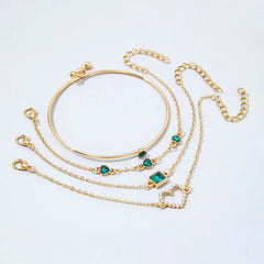مجموعة مجوهرات من الأساور المرصعة
