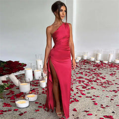 فستان ماكسي بكتف واحد