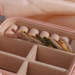 أقراط اللؤلؤ الكريستال على شكل حرف V