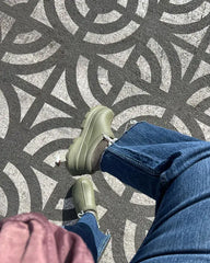 أحذية مريحة غير قابلة للانزلاق