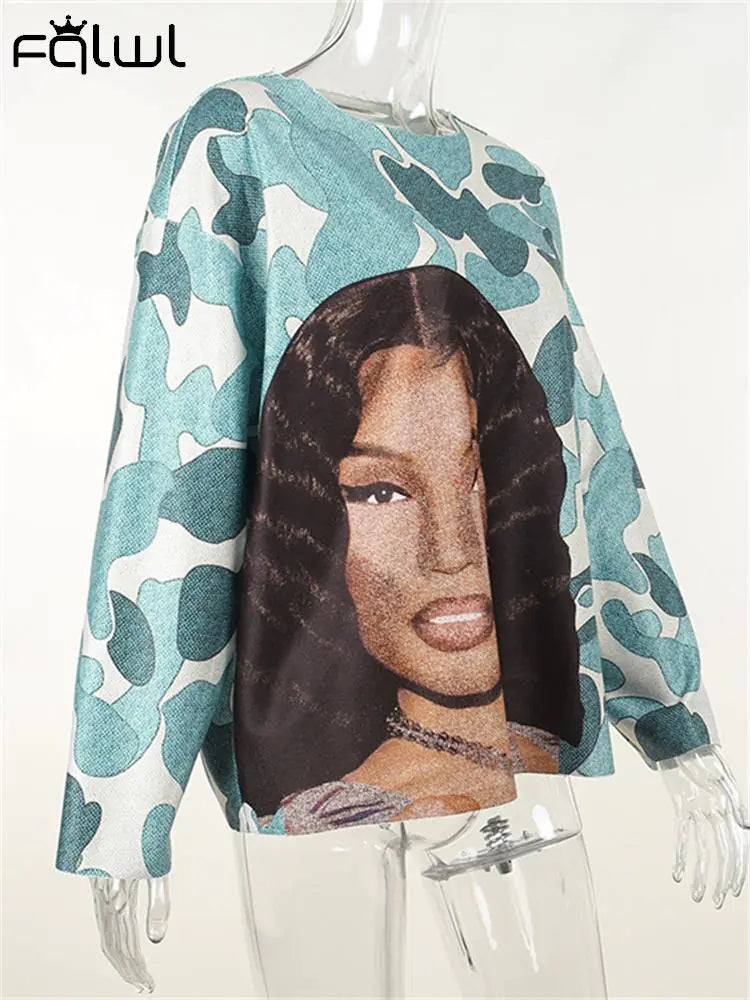 بلوزات وسويت شيرتات من Streetwear